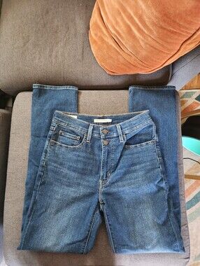 Levi's High Rise Straight Jeans